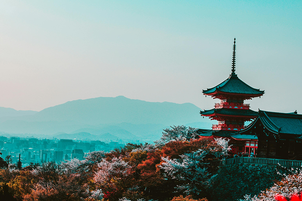 Exploring the Charm of Kansai.